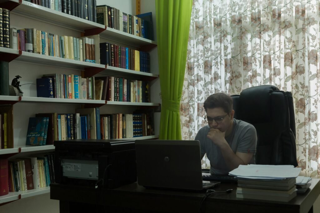 Best Exercises for Busy People - Office worker